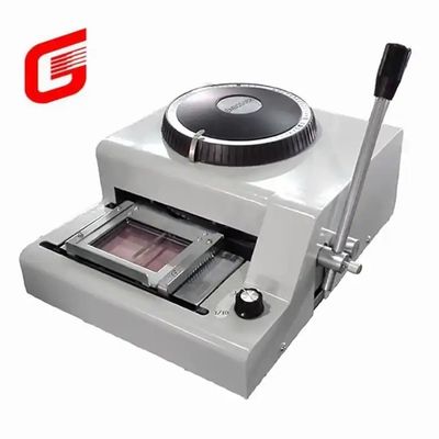 Máquina de estampado de cartón de plástico para la fabricación de tarjetas de plástico